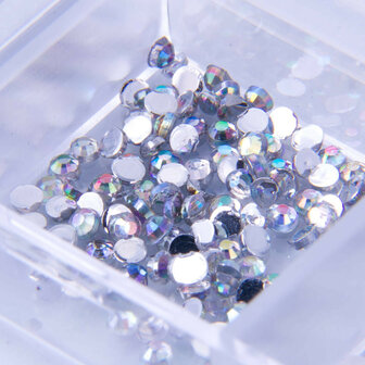 Close-up van de nagel strass steentjes.