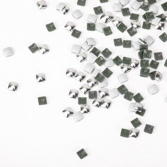 wit en zilveren vierkante studs voor nail art