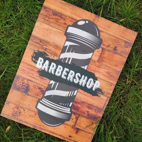 barbershop wandbord decoratie met barberpole opdruk.