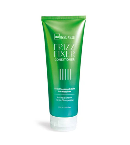 frizz fixer conditioner tegen kroeshaar en pluishaar.