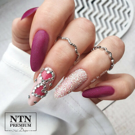 hybride gellak fuchsia roze voorbeeld op nagels