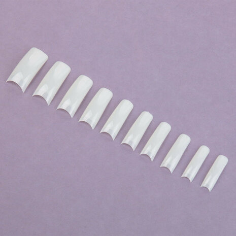 nageltips half cover voor het verlengen van gel en acrylnagels.