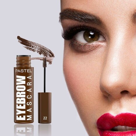 pastel wenkbrauw mascara lichtbruin op model