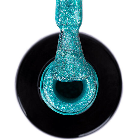 Close-up van de glittertextuur in NTN Premium Gellak Blues No. 502