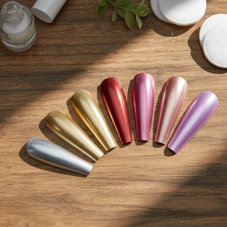 zilver, goud, rood, fuchsia, oudroze en lila chrome kleuren op nagels