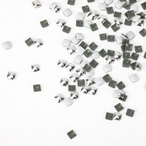 wit en zilveren vierkante studs voor nail art